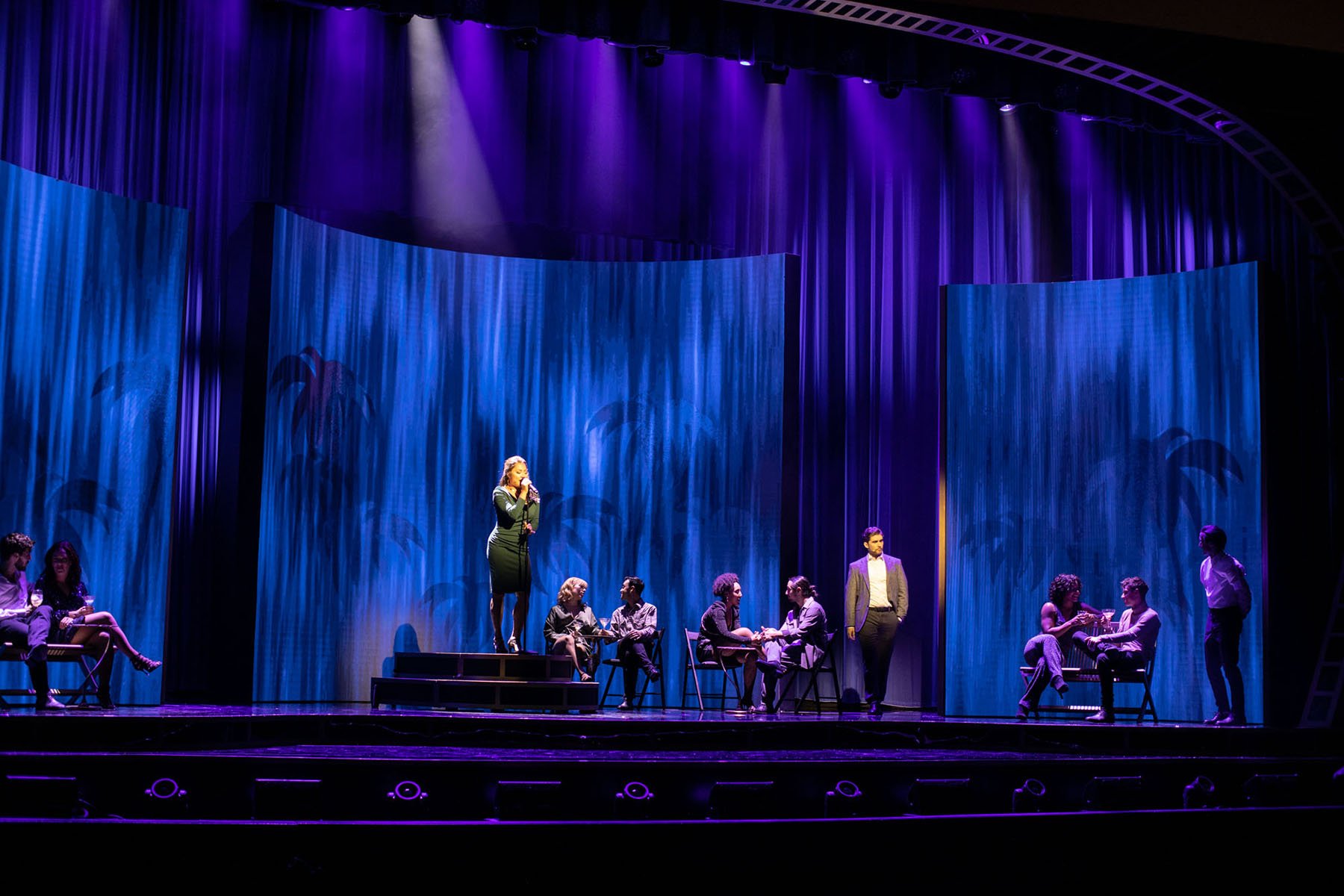 Motor Stage Automation helps Move it for THE BODYGUARD THE MUSICAL1