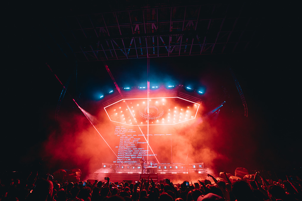 FRAY Studio Creates A Dynamic Visual Landscape For Glass Animals