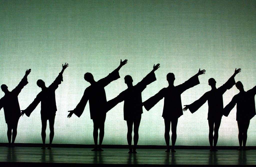 V 1st movement end  The Mark Morris Dance Group choreography Photo Courtesy of Michael Chybowski