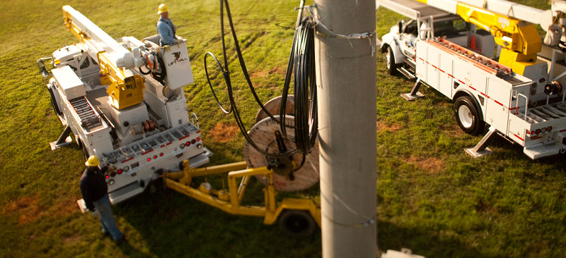 EPB fiber optic utility pole installation Image EPB