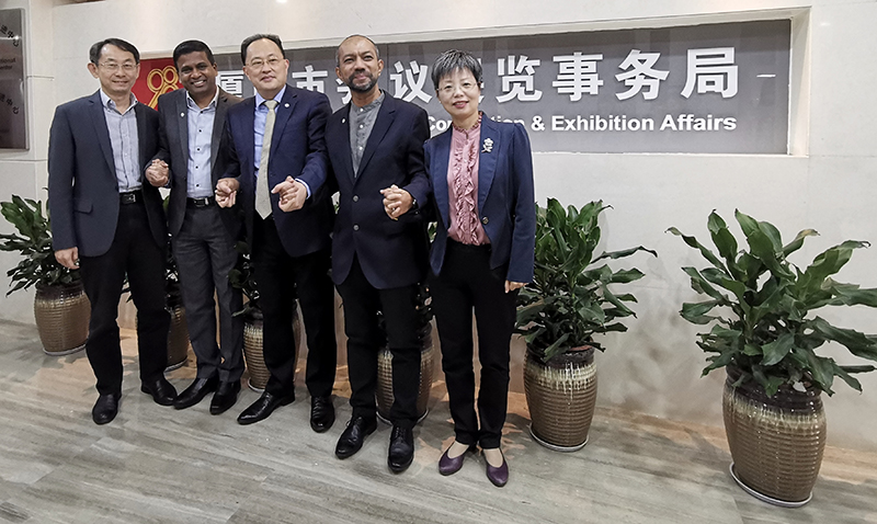 From left to right Mr Qiu Guoyue Xiamen ITG MICE Group Mr Senthil Gopinath ICCA Mr Jeoven Wong Xiamen Municipal Bure