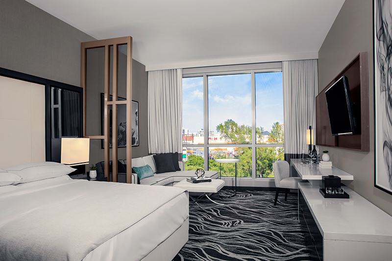 Hilton Aventura Miami King Suite