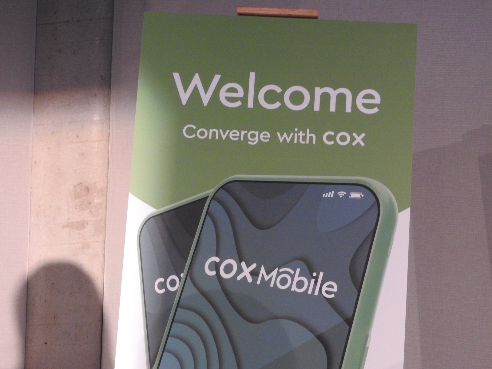 Cox Mobile sign MWC23 