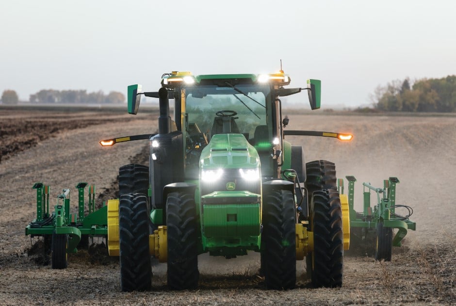 Deere tractor has no farmer driving it fully autonomous