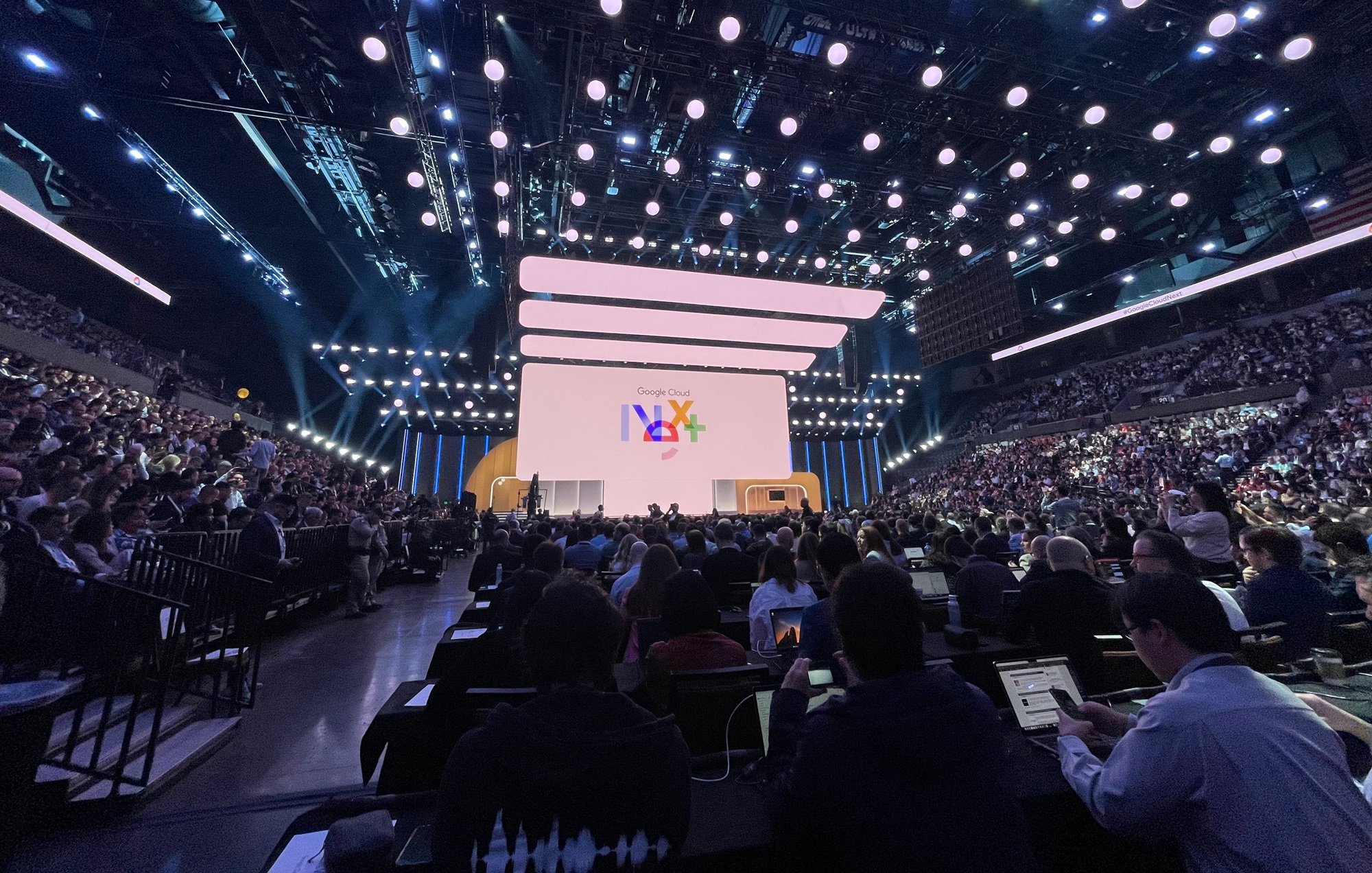 Google CLoud NExt 2024 keynote stage