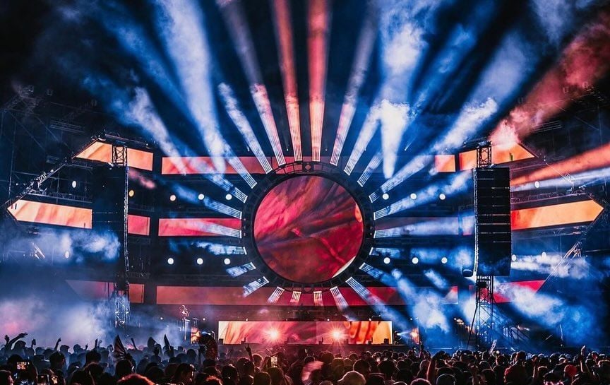 Luis Torres Creates Celestial Looks for Phoenix Lights with CHAUVET Professional