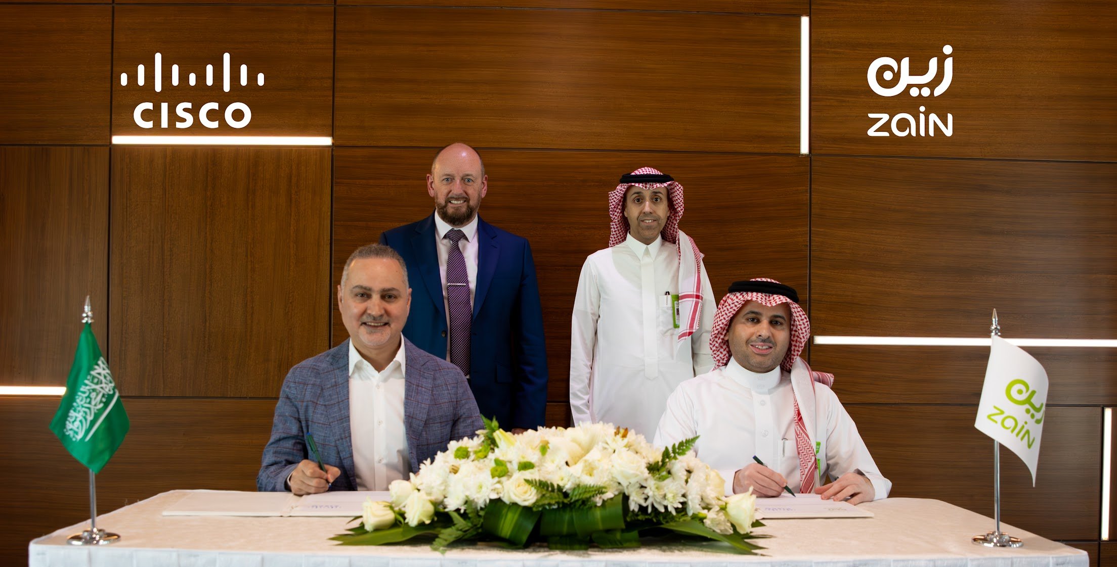 Photo Zain KSA and Cisco executives