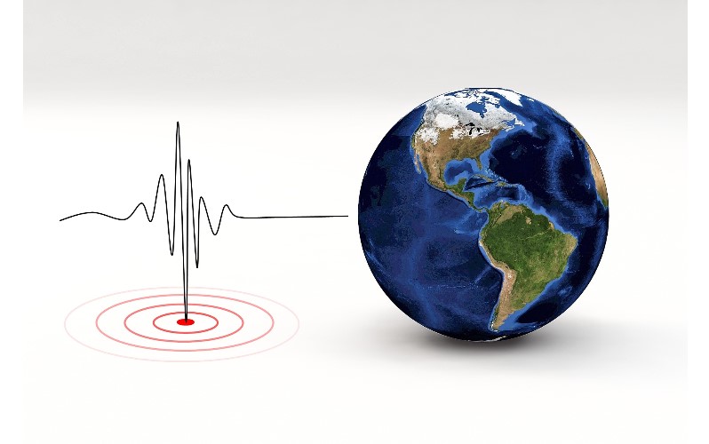 illo shows earthquake diagram next to earth