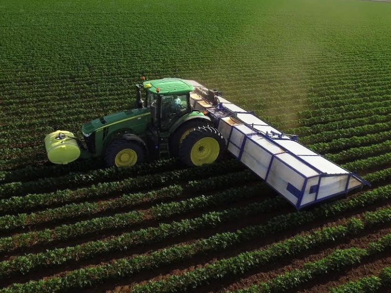 John Deere used technology acquired by Blue River Technology to develop a weed control system that precisely dispenses herbic