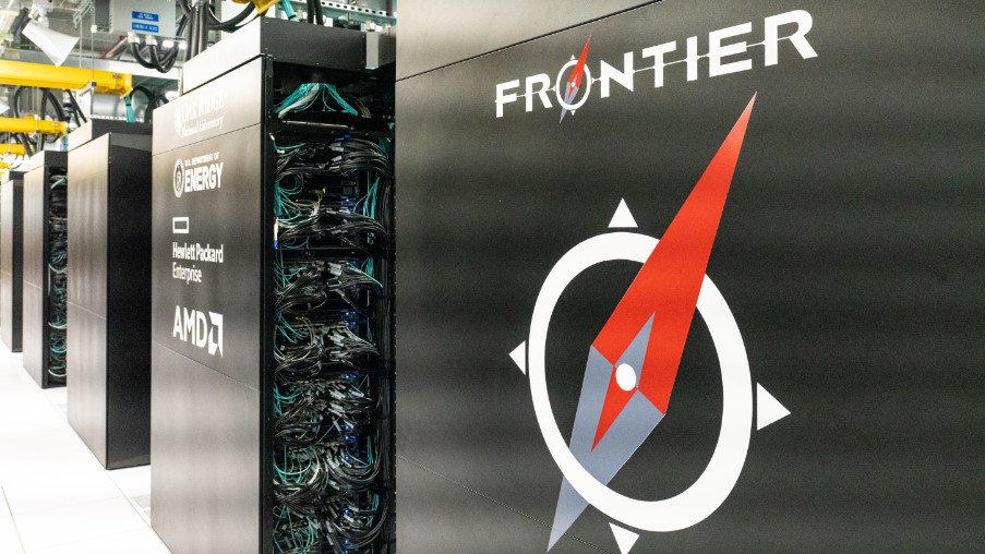 picture of frontier super computer at Oak Ridge