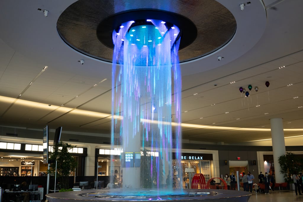 LaGuardia Airport Terminal B Water Feature