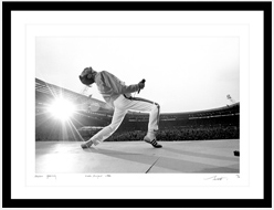Freddie_Mercury_Wembley_Stadium_C.jpg