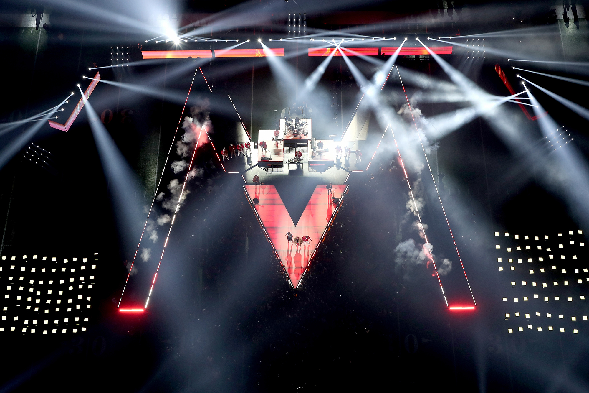 Lighting design of M stage at Super Bowl LIII Halftime Show