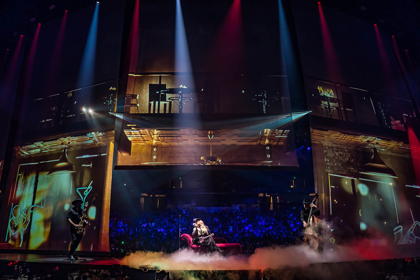 special effects for Carrie Underwood Cry Pretty 360 tour