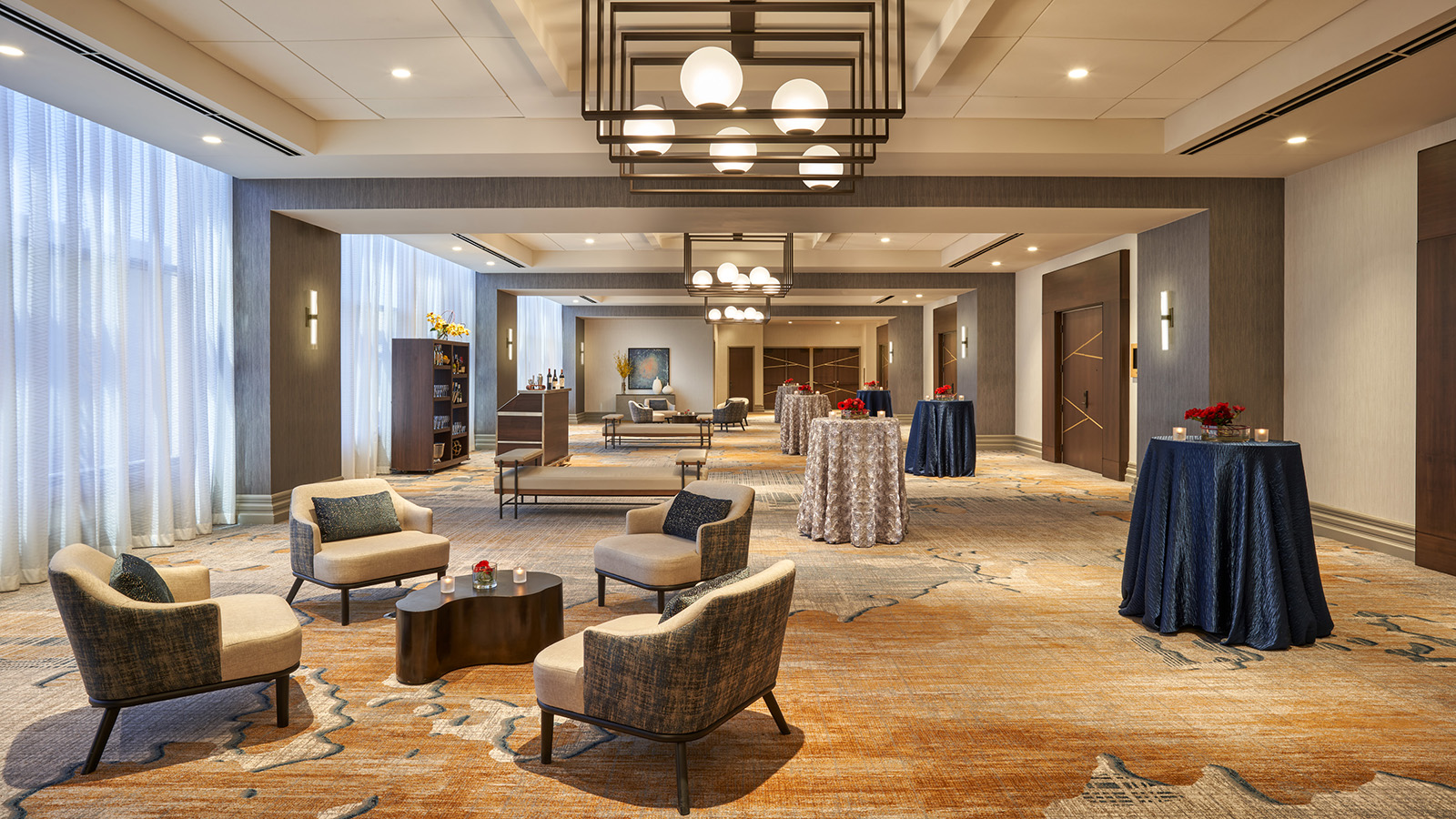 The hotels upgraded meeting and event spaces feature dcor that speaks to the landscape and history of Indianapolis