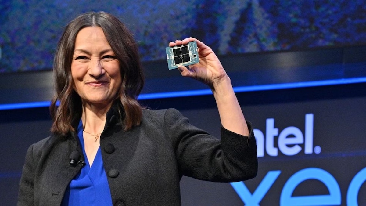 Intels Sandra Rivera holds a 4th Gen Xeon Scalable processor at its launch in January 2023 Source Intel