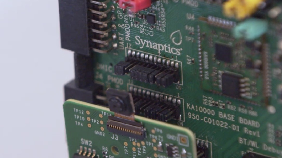 close up board with synaptics on parrt