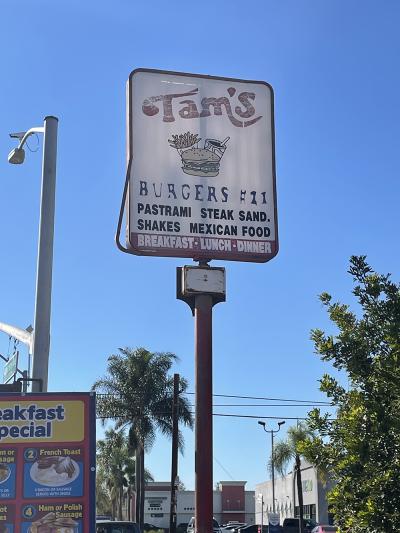Es Devlin: Tam's Burgers Sign Inspiration for the Neighborhood