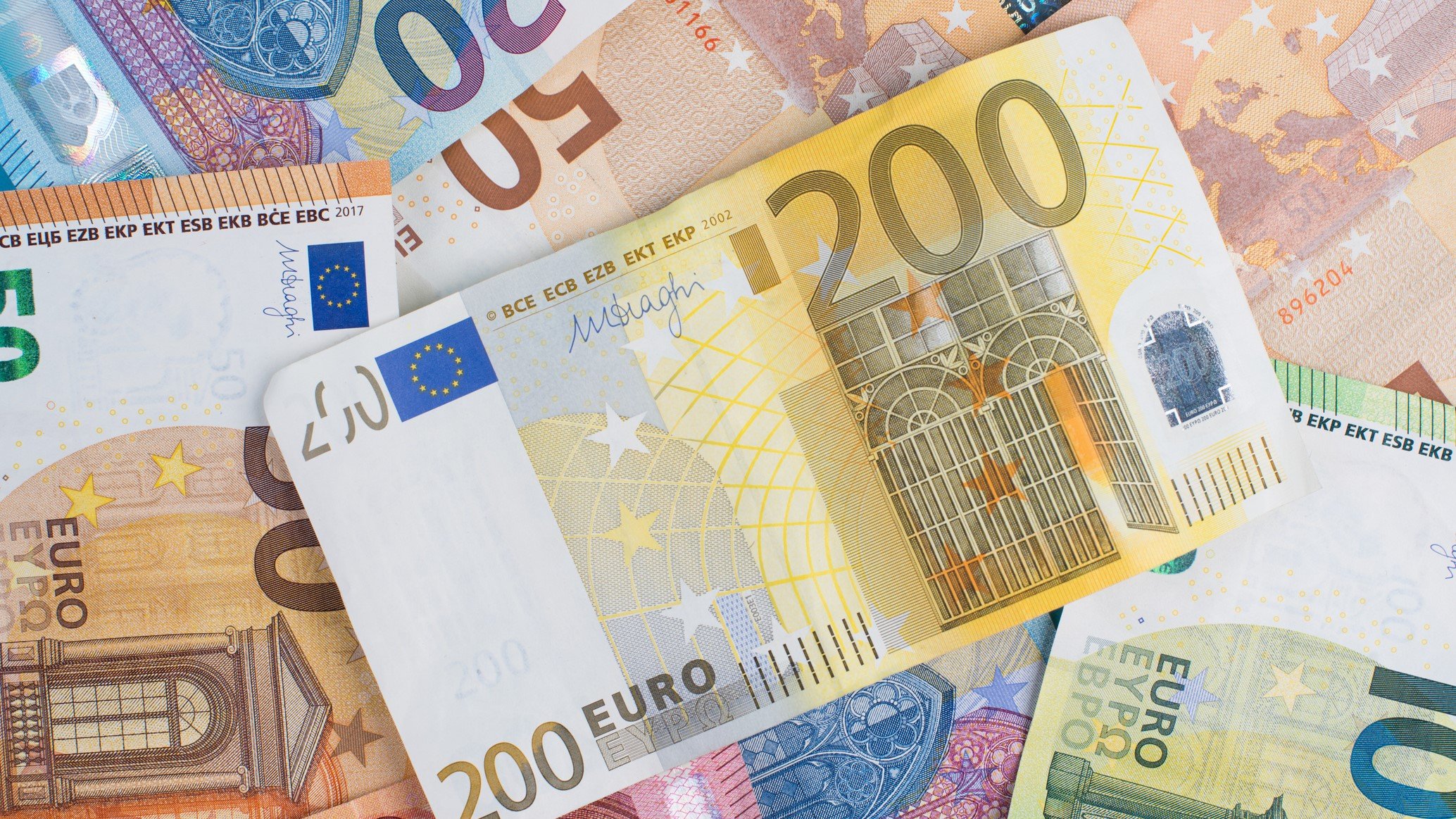 Euros cash money