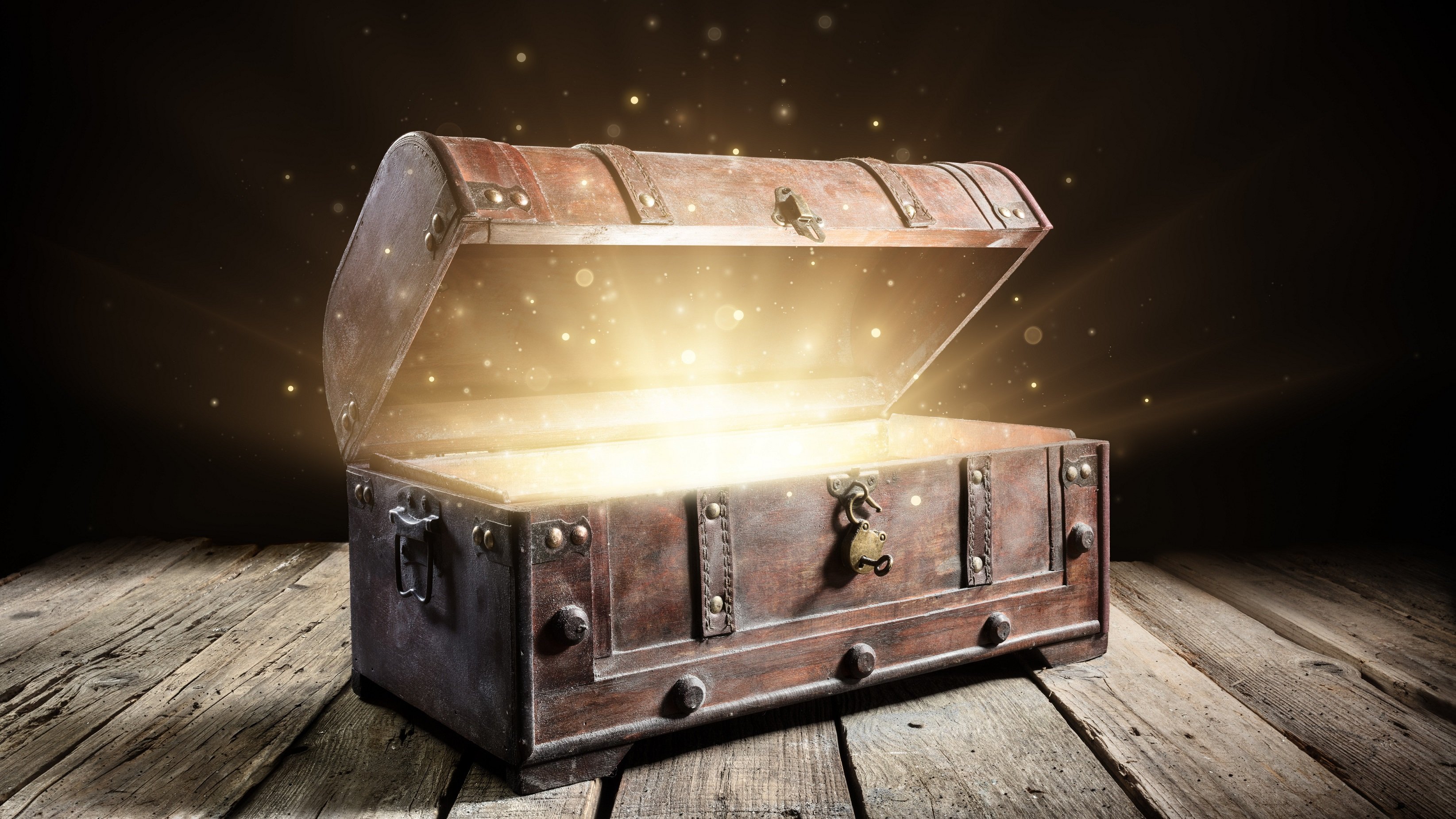 war chest treasure chest gold money cash box