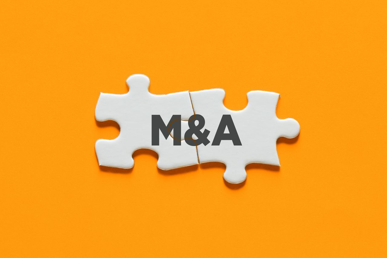 Illustration connected puzzle pieces with the acronym MA