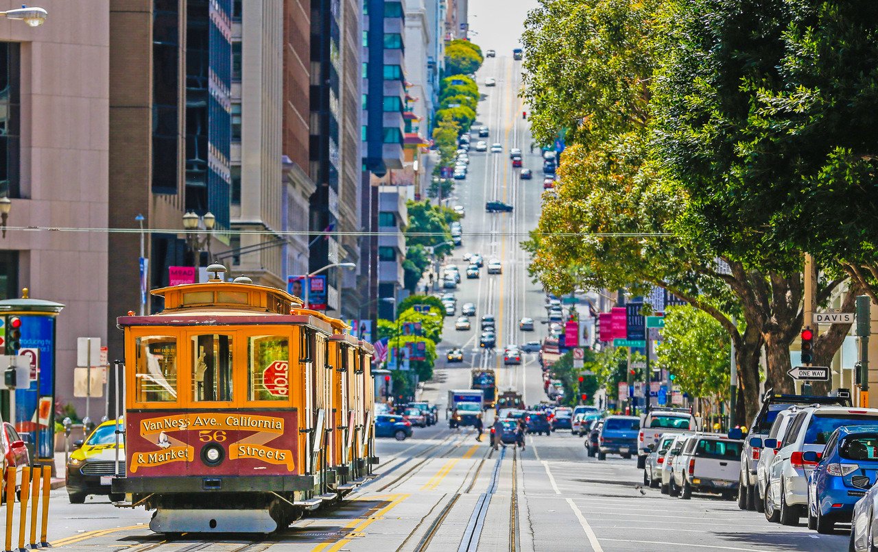 Cable car on San Francisco street
