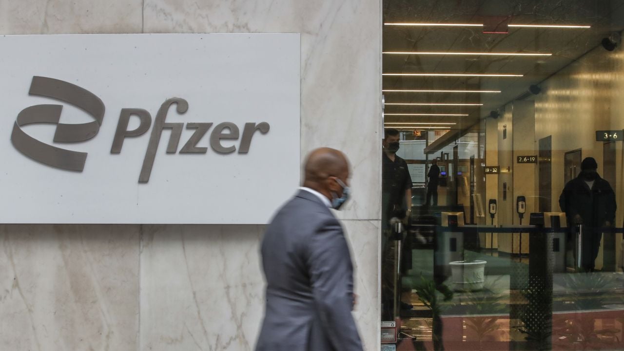 Pfizer, BioNTech move T-cell enhancing COVID vaccine into clinic