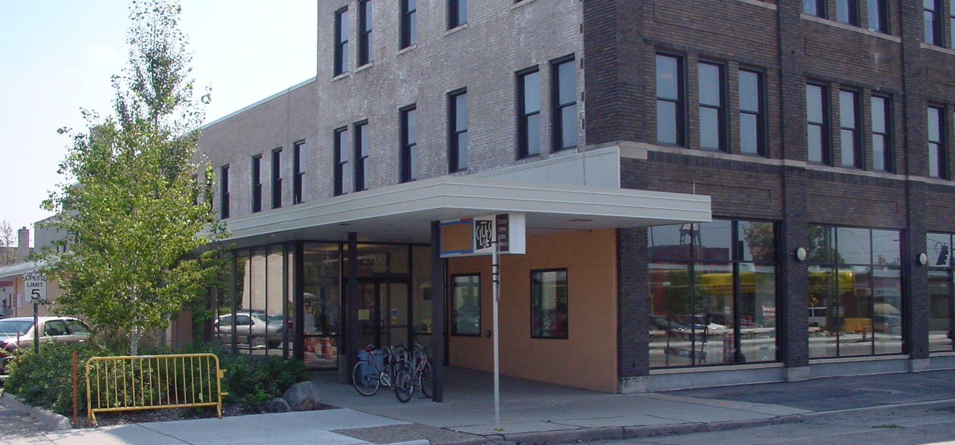 the outside front entrance to Hennepin Healthcare East Lake Clinic