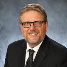 head shot photo of Chad Peterson