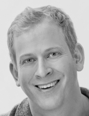 head shot photo of Nathan Gunn, M.D.
