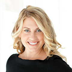 Julie Keller Callaghan headshot