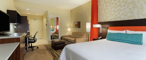 Home2 Suites Guestroom