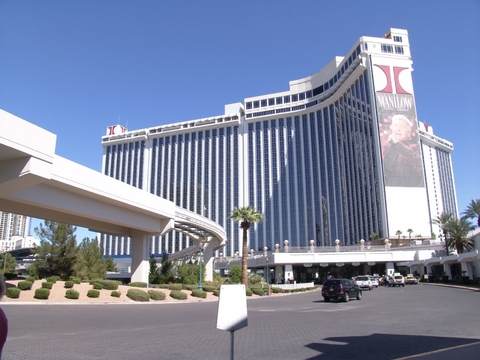 Hilton Las Vegas front of hotel