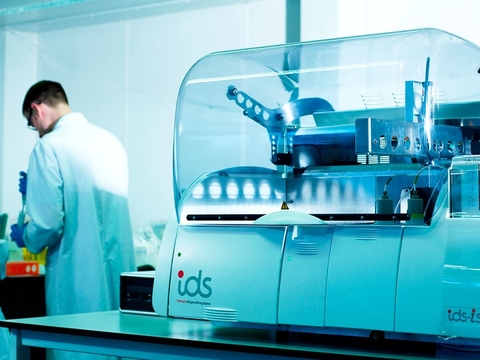 Immunodiagnostic Systems' fully automated system for lab and clinic tests