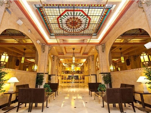 Stay on Main Hotel