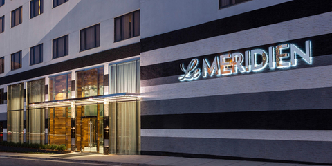 Front entrance of the Le Méridien Charlotte