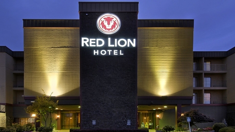 Red Lion Exterior
