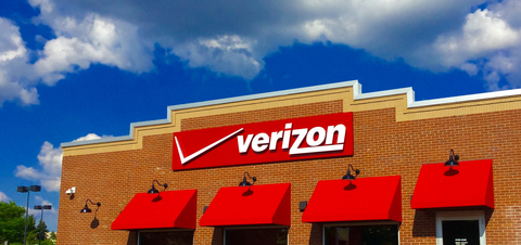 Verizon sign Sign outside a Verizon Wireless store