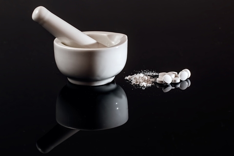 A mortar and pestle
