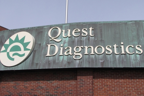 Quest Dx--Ed Uthman CC BY-SA 2.0 Quest Diagnostics sign