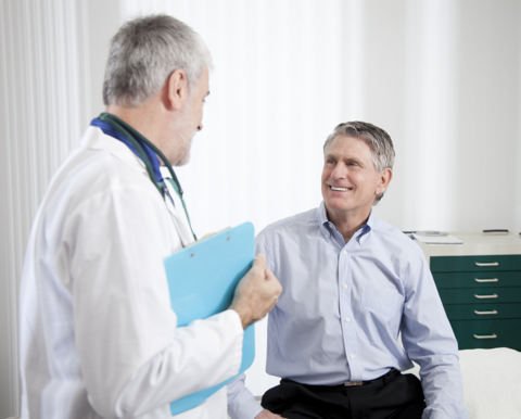 Doctor and patient - 800 px - CORRECTED Doctor with patient