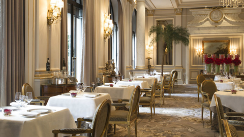Le Cinq at Four Seasons Hotel George V in Paris Le Cinq at Four Seasons Hotel George V in Paris