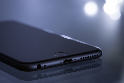 apple phone apple phone (Pixabay)