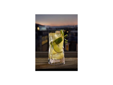 Drambuie & Ginger Ale National Tartan Day themed cocktail.