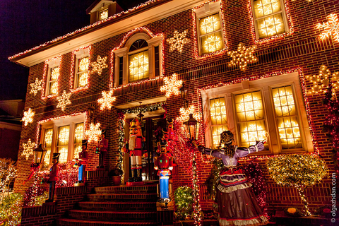 Slice of Brooklyn Holiday Lights Editorial Slice of Brooklyn Holiday Lights Tour