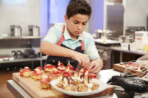 Rachael Rays Kids Cook-Off Season 1 - kid chef Zach Hofen (Food Network / Scripps) Kid Chef Zach Hofen during the Fusion Impossible, Cookoff Challenge, as seen on Food Network's Rachael Ray's Kids Cook-Off, Season 1