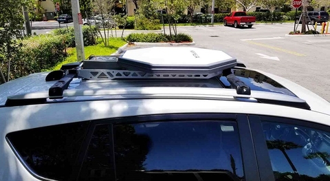 Kymeta Kymeta antenna on car (Kymeta)