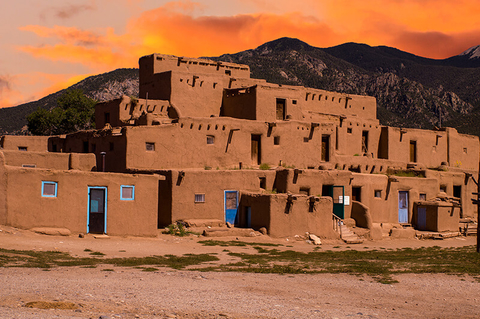Taos, New Mexico // Photo by Shutterstock/Josemaria Toscano Taos, New Mexico