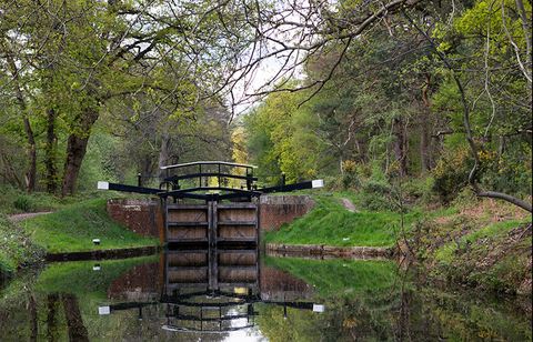 Canal Lock in Surrey England // Photo by AlanMBarr/Getty Images Canal Lock in Surrey England