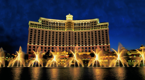Bellagio Las Vegas The roof of the Bellagio Las Vegas caught fire late Thursday night, resulting in multiple closures across the Las Vegas Strip.